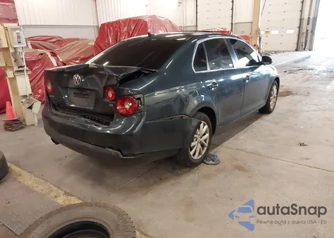 2010 Volkswagen Jetta Se z USA, uszkodzony, nr VIN 3VWRZ7AJ1AM044260